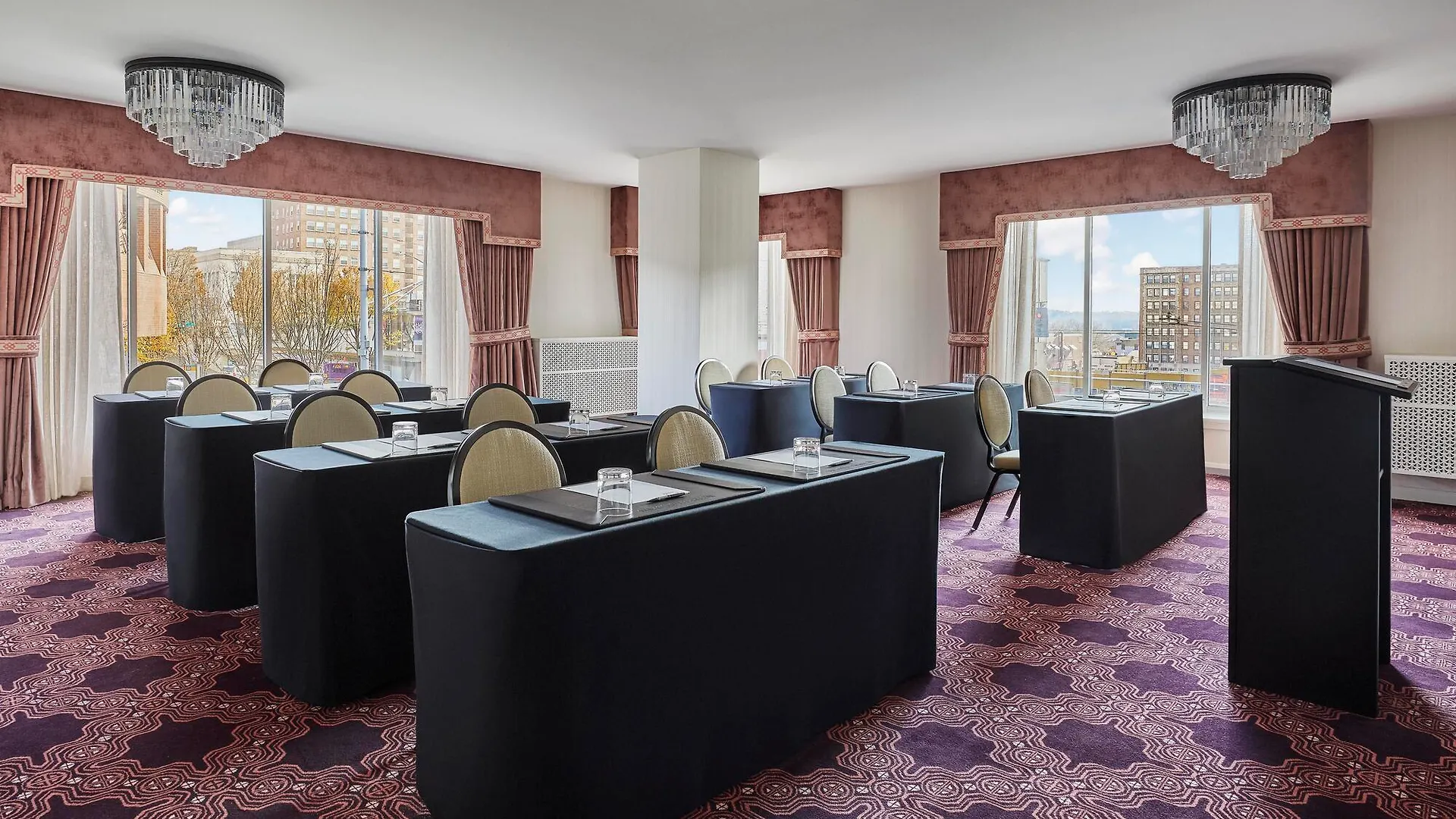 Graduate By Hilton Seattle Hotel 4*,